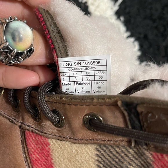 NIB Women’s UGG Adirondack II Plaid Stout Heavy-duty Winter Boots Multicolored - Picture 9 of 16